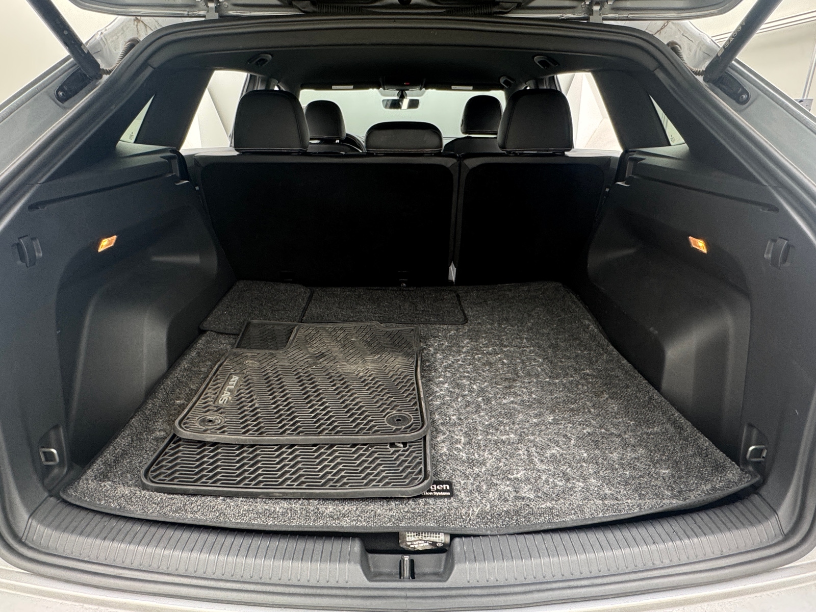 Thumbnail: 2023 Volkswagen Atlas - 6