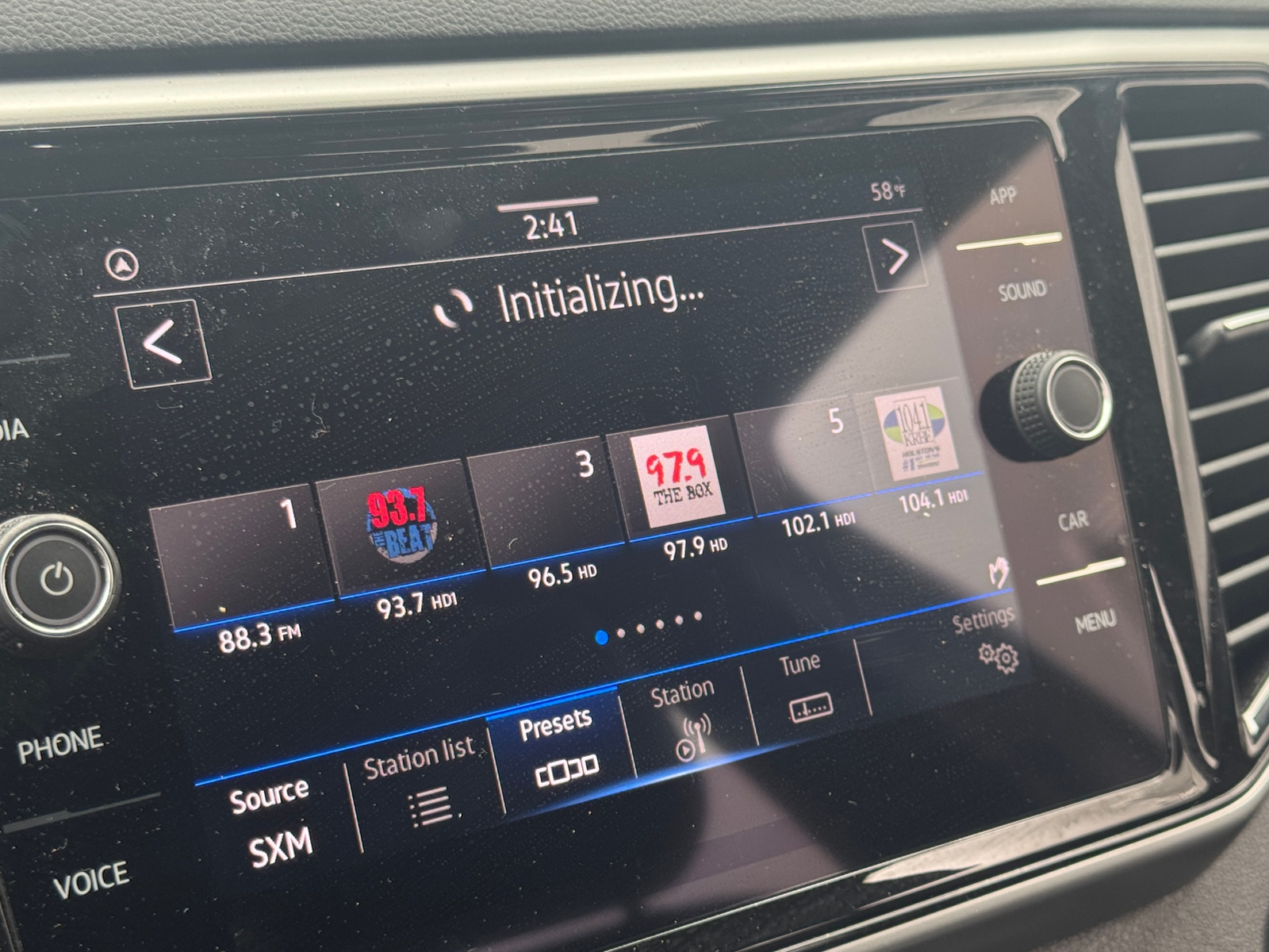 Thumbnail: 2023 Volkswagen Atlas - 3