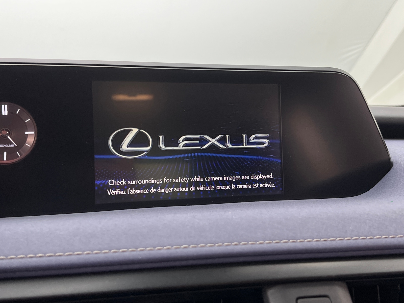 Thumbnail: 2020 Lexus UX - 3