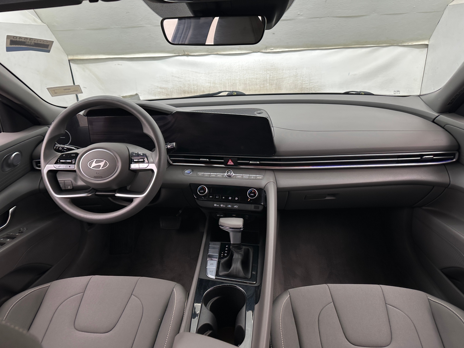 Thumbnail: 2024 Hyundai Elantra - 3