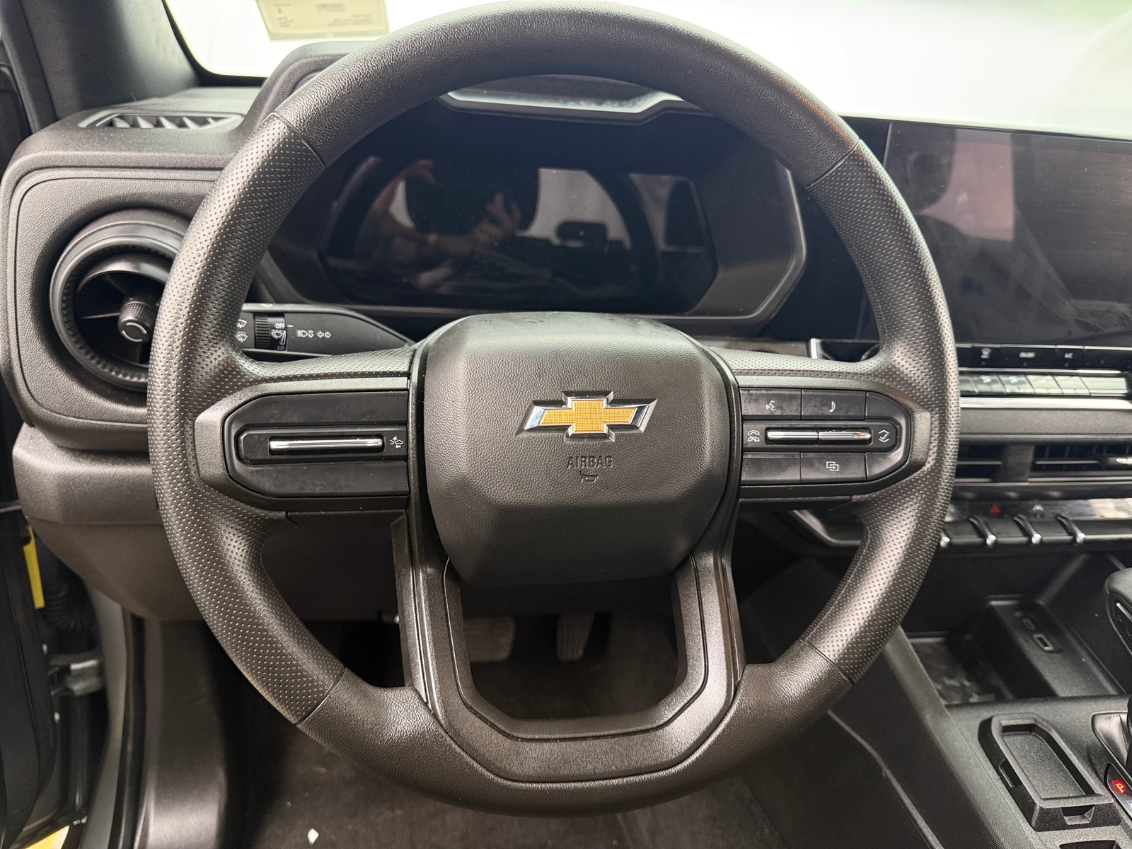 Thumbnail: 2024 Chevrolet Colorado - 5