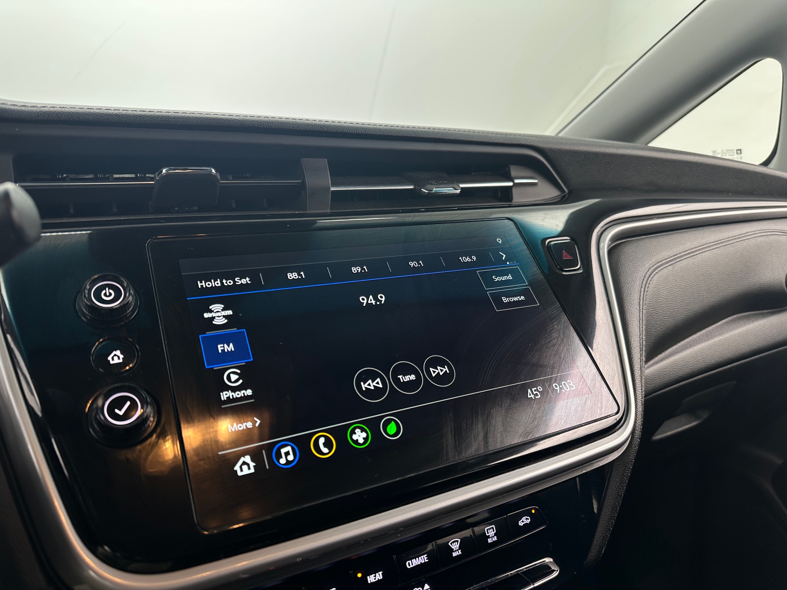 Thumbnail: 2023 Chevrolet Bolt EV - 4