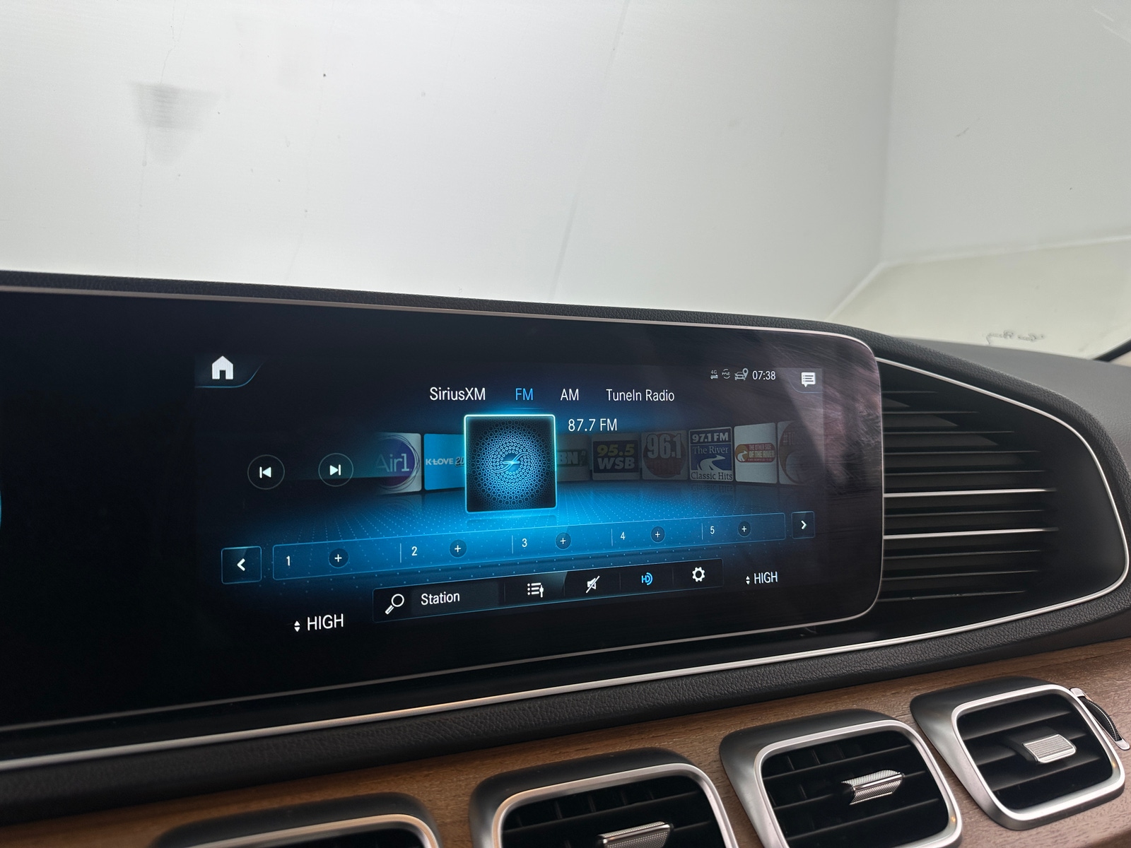 Thumbnail: 2021 Mercedes-Benz GLE - 3