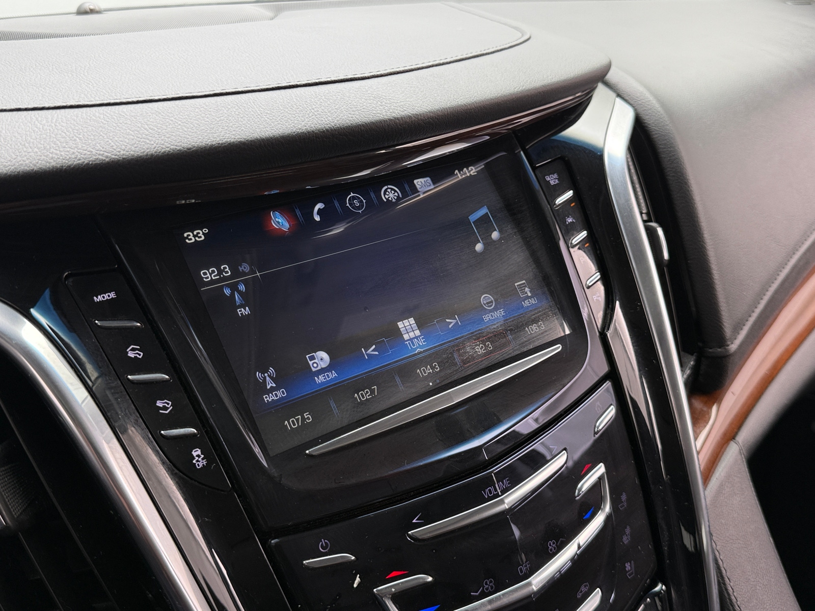 Thumbnail: 2019 Cadillac Escalade - 3