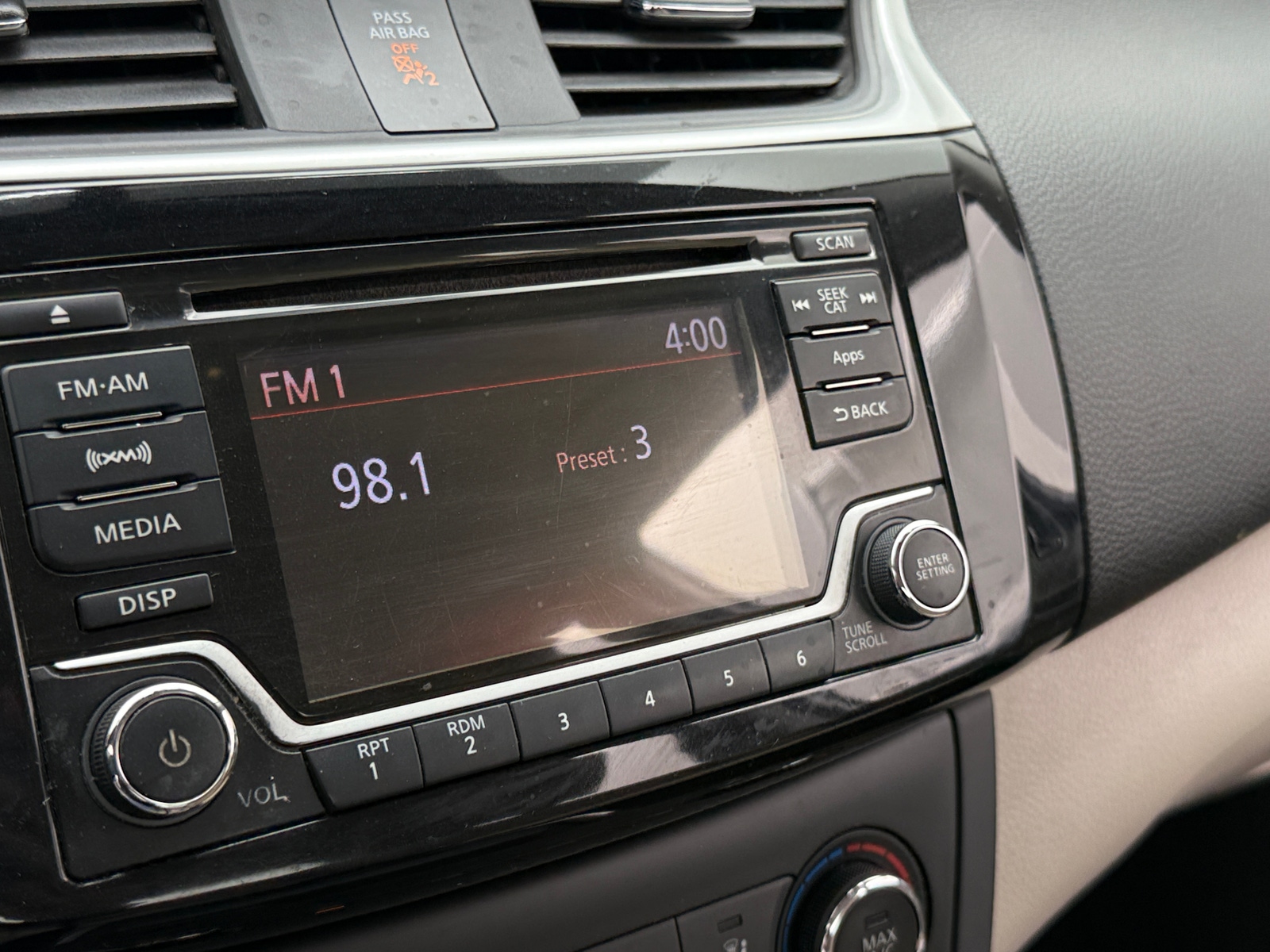 Thumbnail: 2016 Nissan Sentra - 4