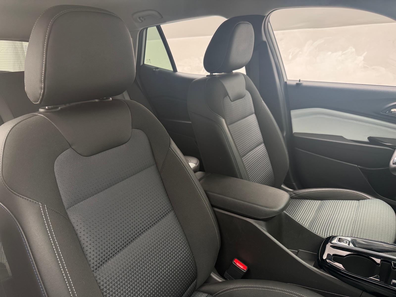 Thumbnail: 2025 Chevrolet Trax - 2