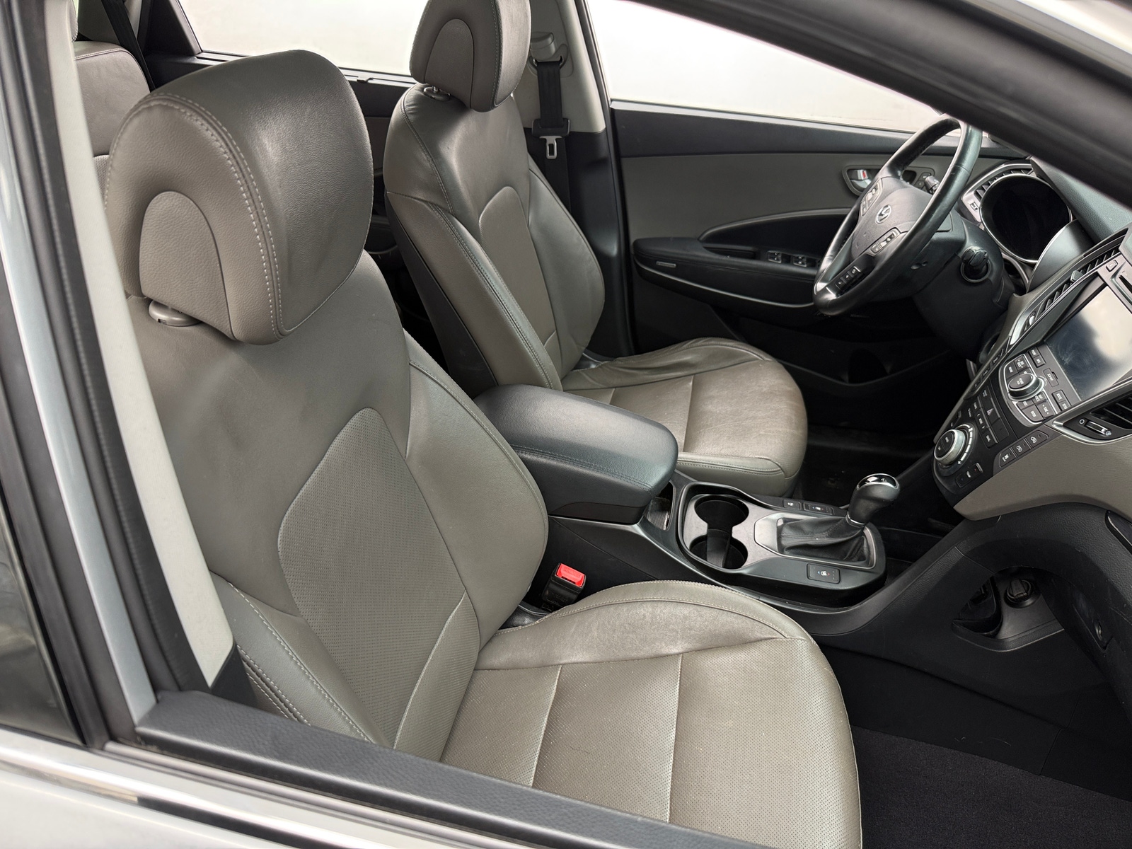 Thumbnail: 2016 Hyundai Santa Fe - 2