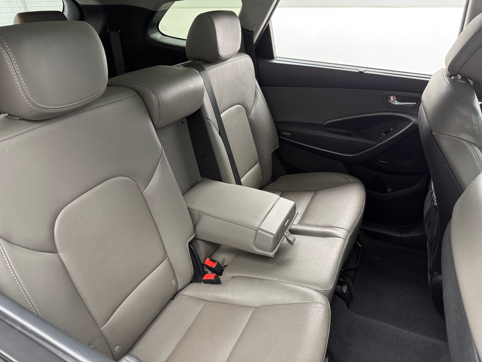 Thumbnail: 2016 Hyundai Santa Fe - 6