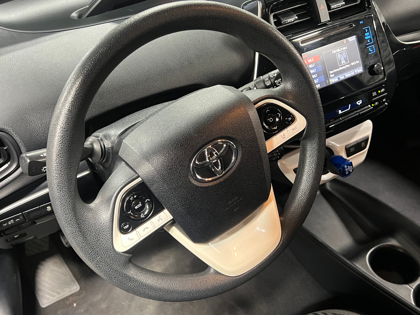 Thumbnail: 2017 Toyota Prius - 5