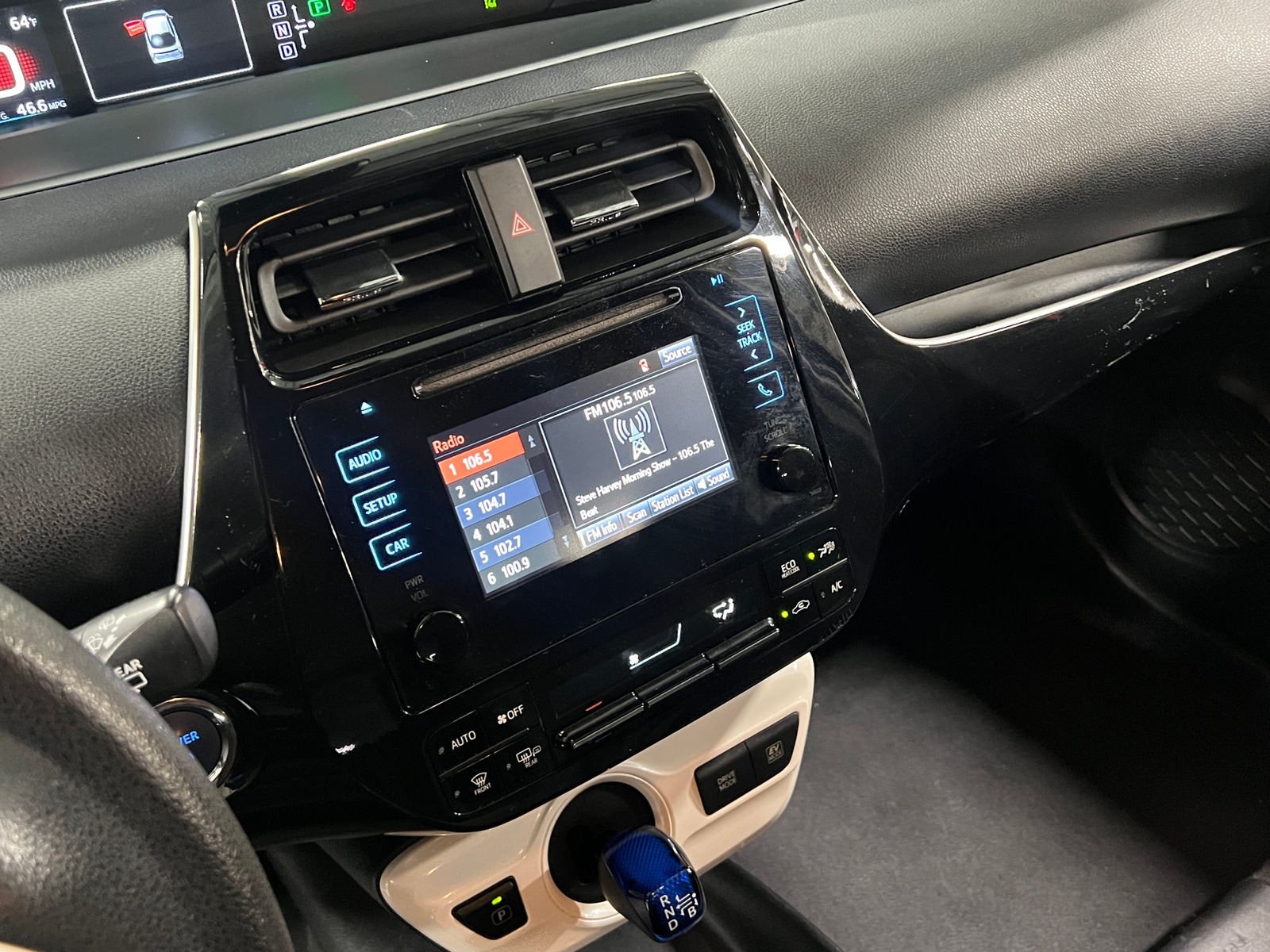 Thumbnail: 2017 Toyota Prius - 4