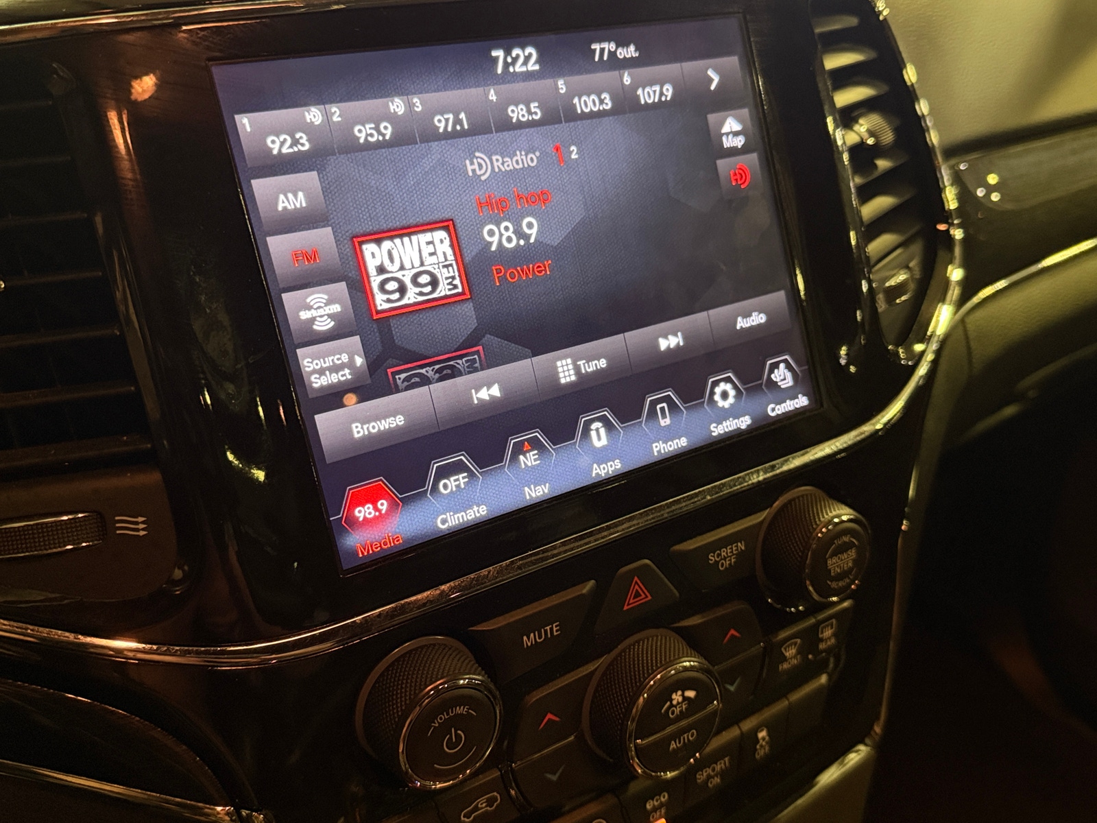 Thumbnail: 2021 Jeep Grand Cherokee - 3