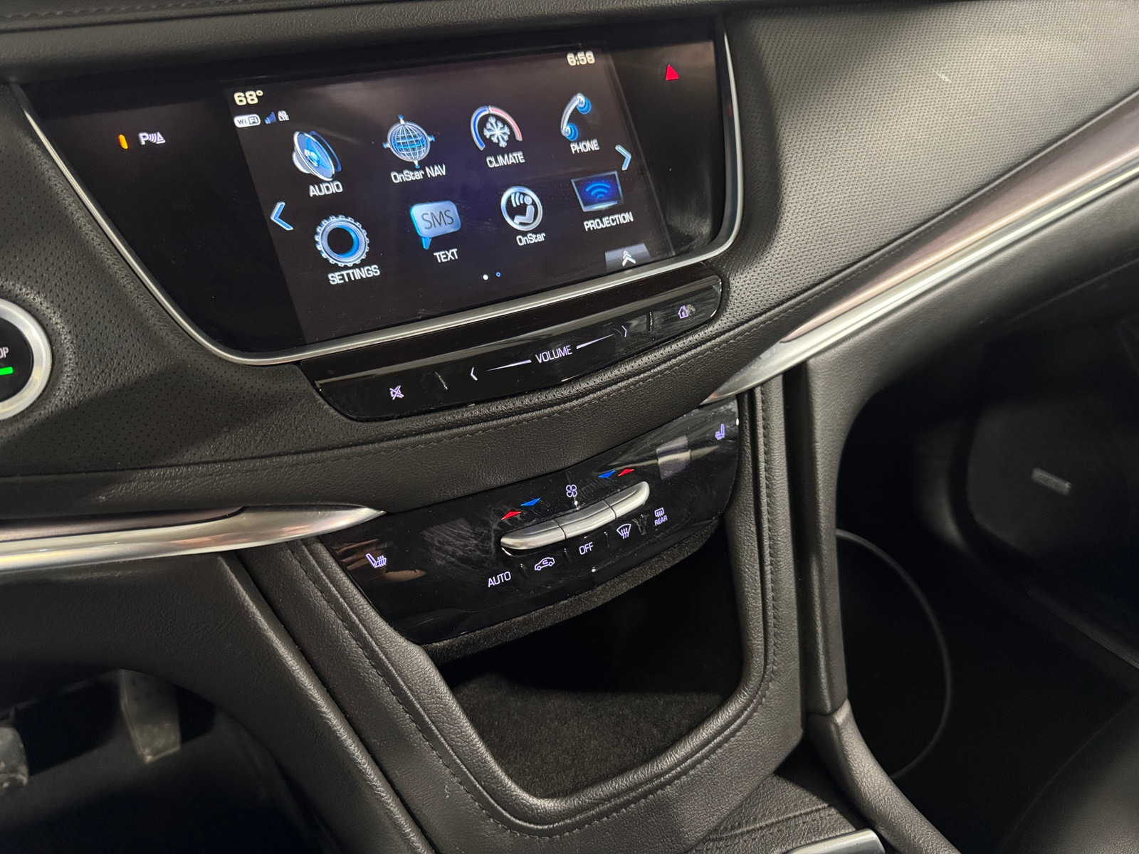 Thumbnail: 2018 Cadillac XT5 - 3