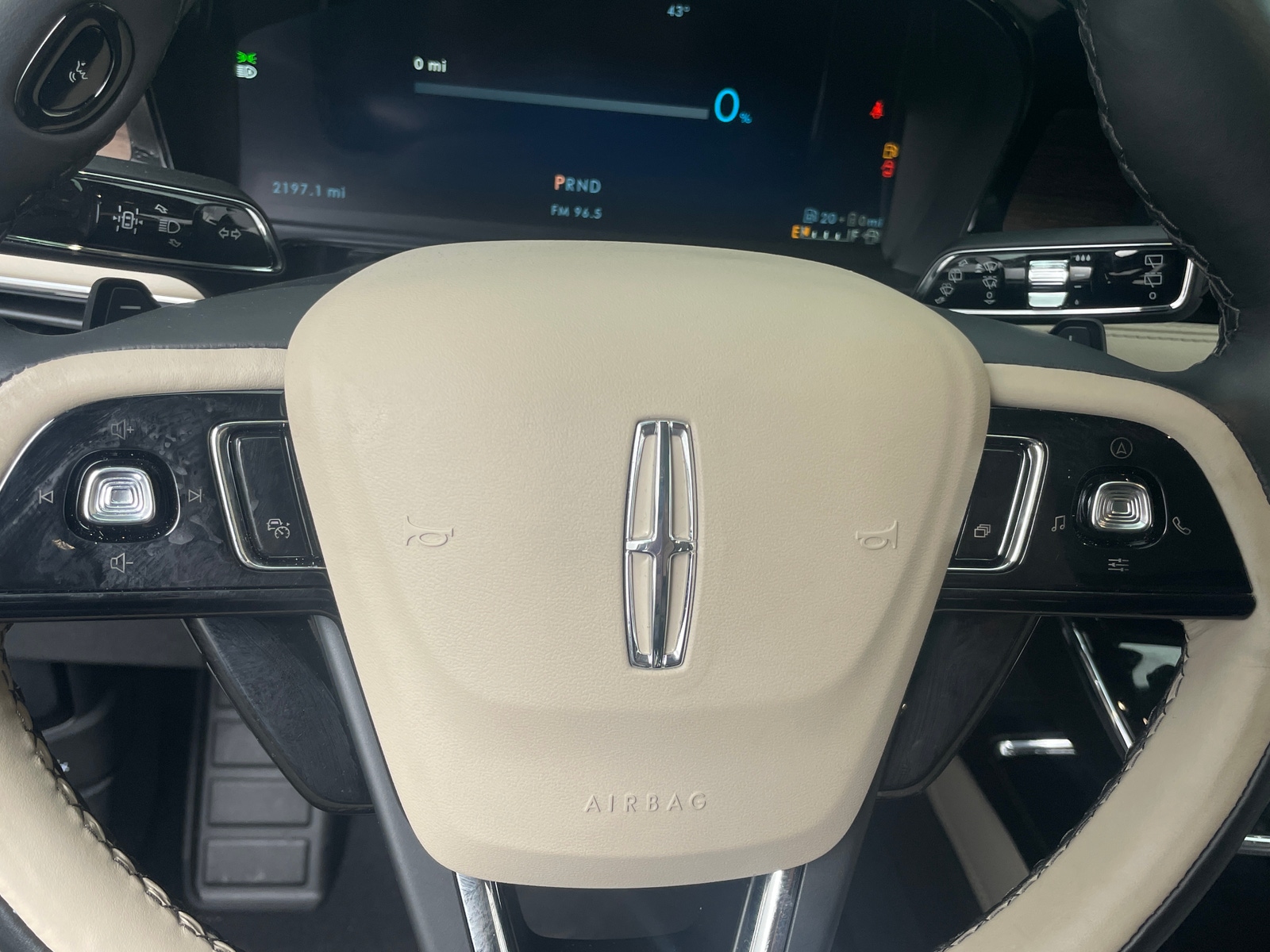 Thumbnail: 2025 Lincoln Corsair - 4