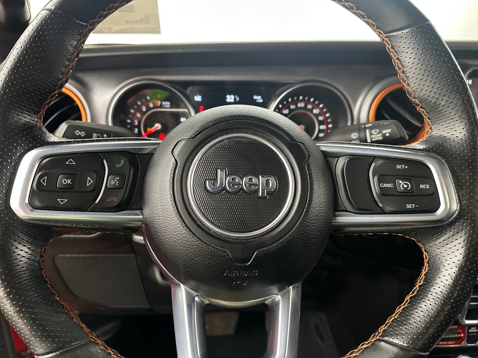 Thumbnail: 2022 Jeep Gladiator - 4