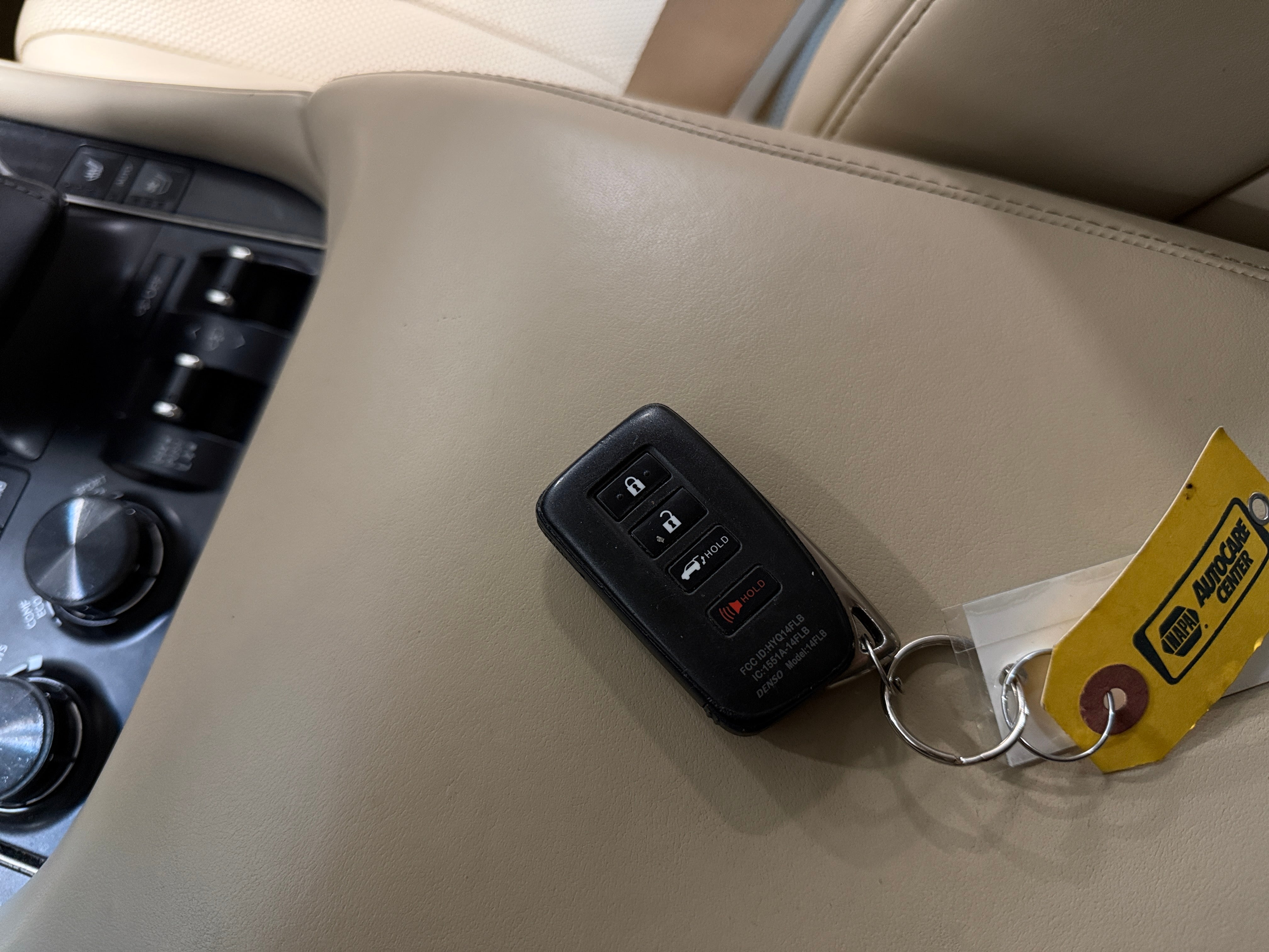 2021 Lexus LX 570 - Photo 14