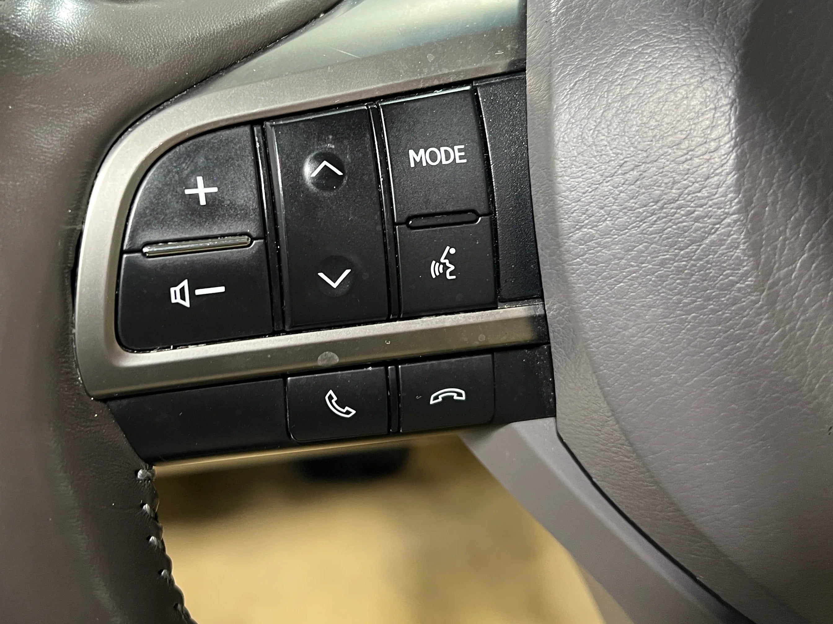 2021 Lexus LX 570 - Photo 26
