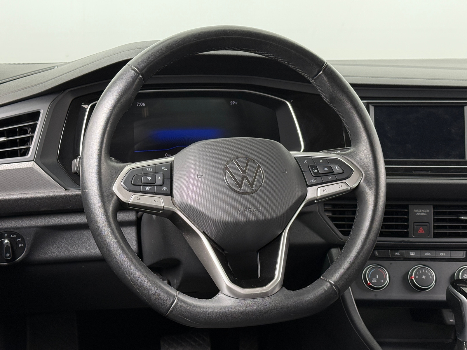 Thumbnail: 2024 Volkswagen Jetta - 5