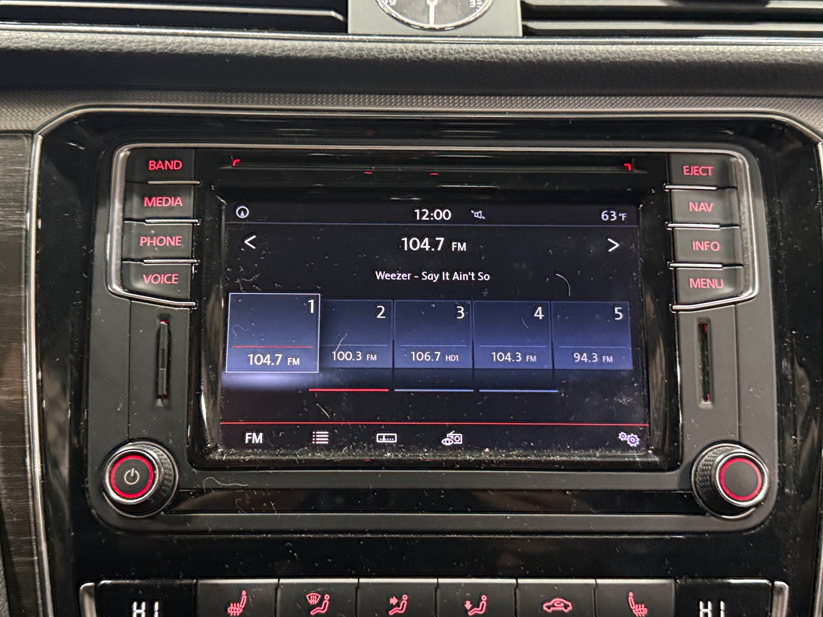 Thumbnail: 2016 Volkswagen Passat - 3