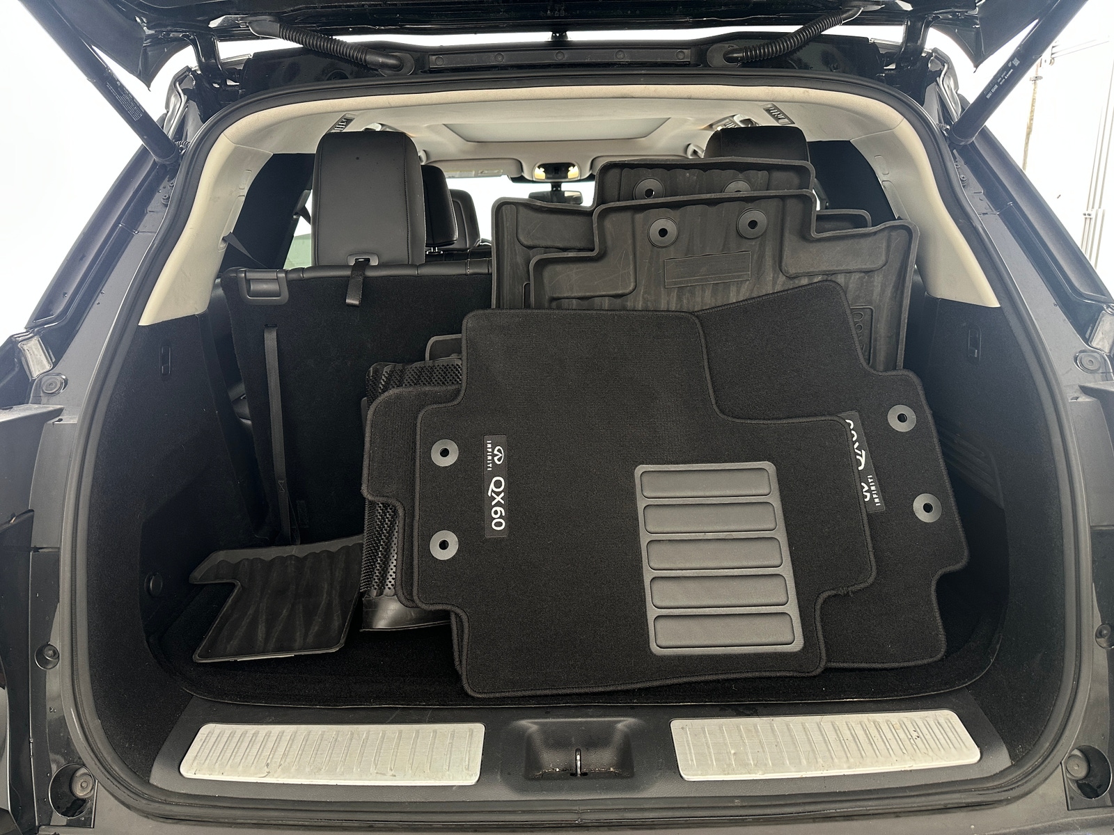 Thumbnail: 2022 INFINITI QX60 - 6