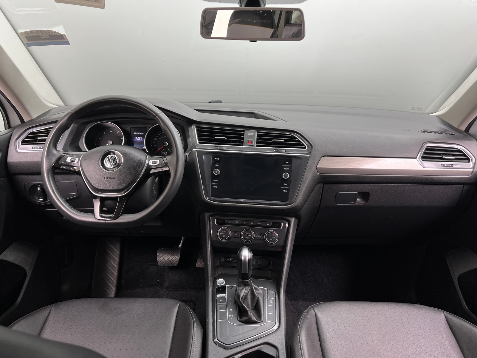 Thumbnail: 2020 Volkswagen Tiguan - 2