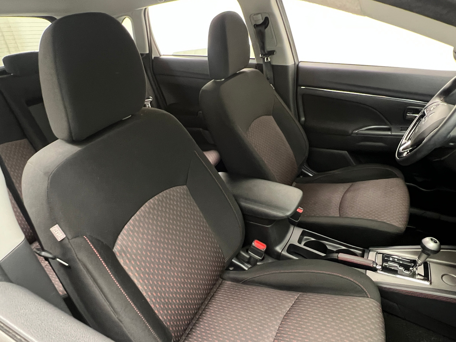 Thumbnail: 2018 Mitsubishi Outlander Sport - 2