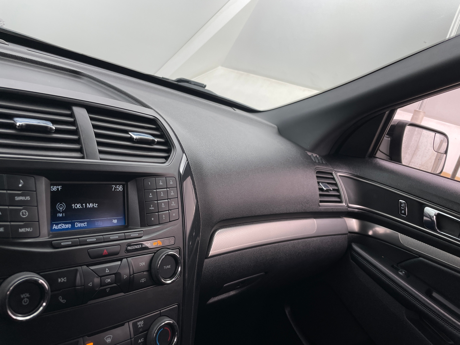 Thumbnail: 2018 Ford Explorer - 4