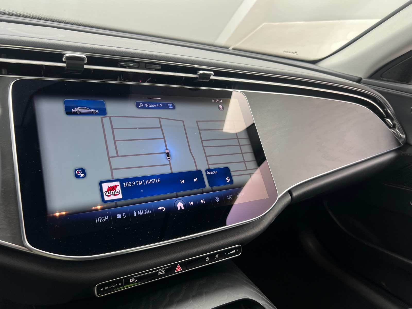 Thumbnail: 2025 Mercedes-Benz E-Class - 3