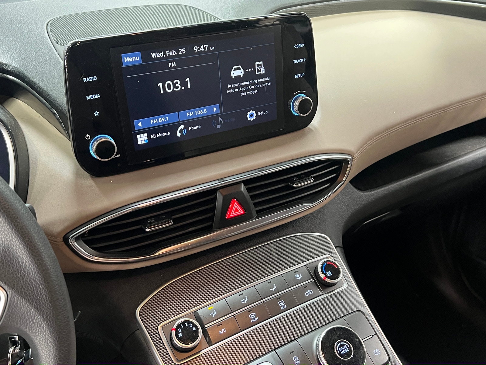 Thumbnail: 2023 Hyundai Santa Fe - 4