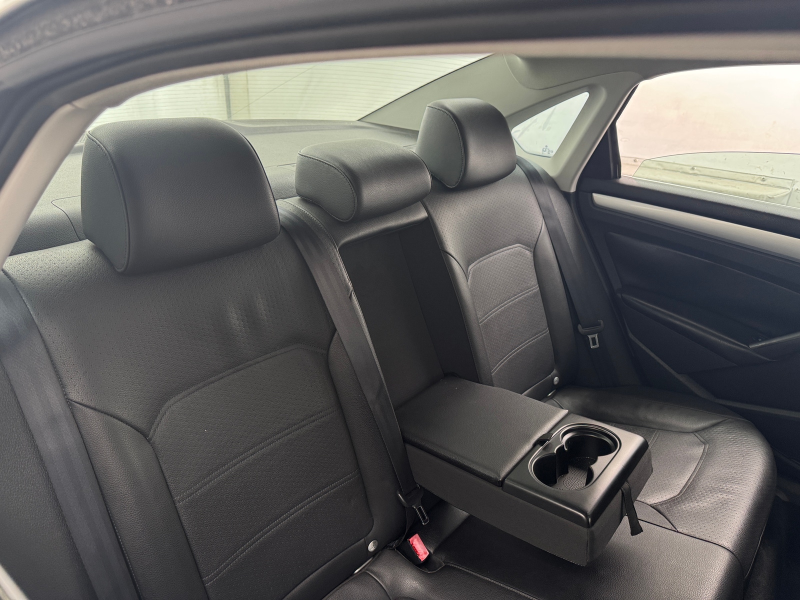 Thumbnail: 2013 Volkswagen Passat - 5