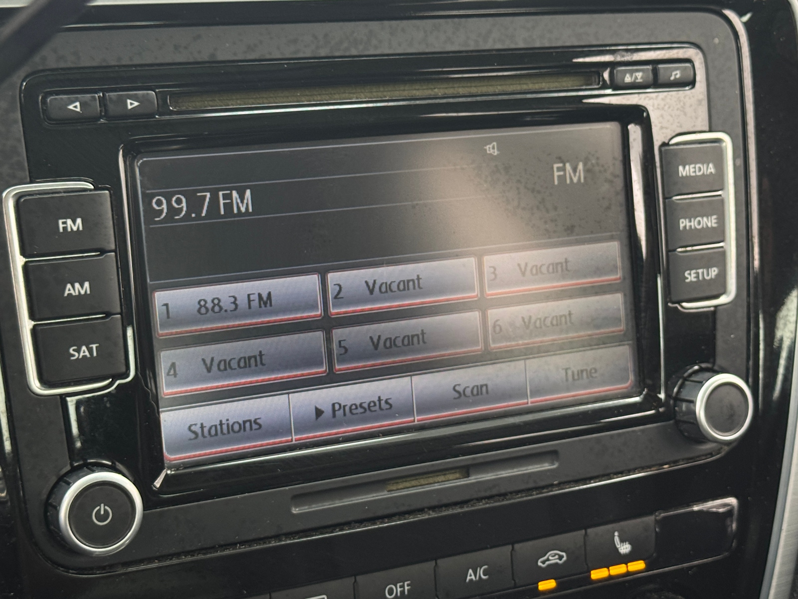 Thumbnail: 2013 Volkswagen Passat - 3