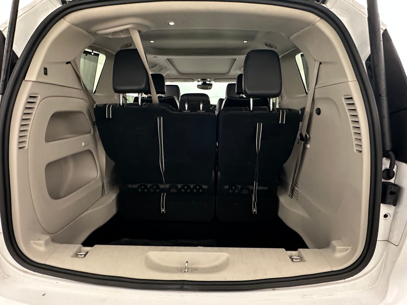 Thumbnail: 2024 Chrysler Pacifica - 6