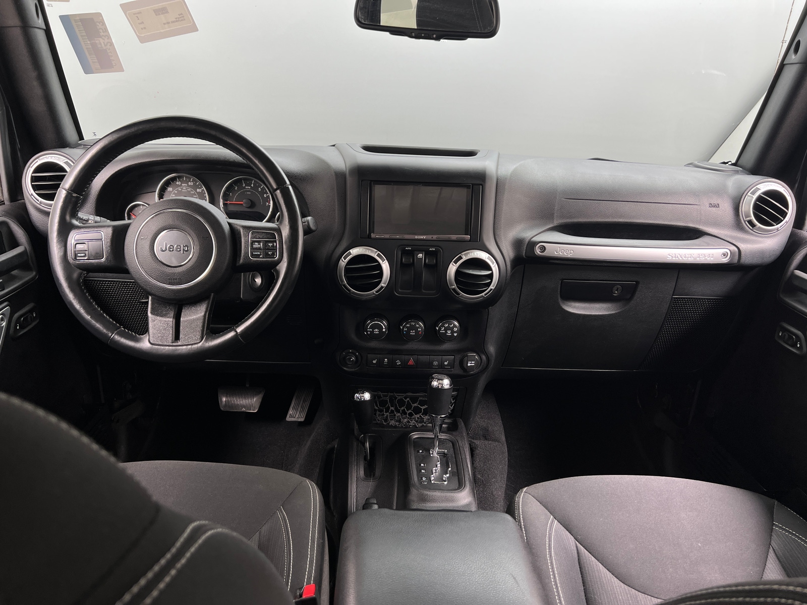 Thumbnail: 2016 Jeep Wrangler - 3