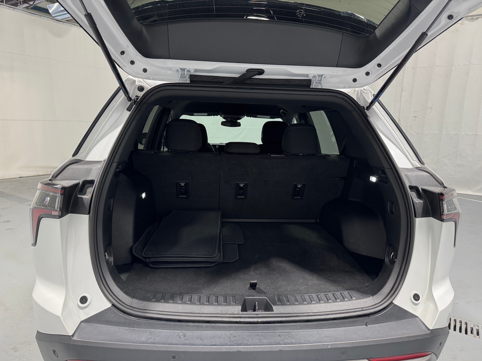 Thumbnail: 2025 Chevrolet Equinox - 7