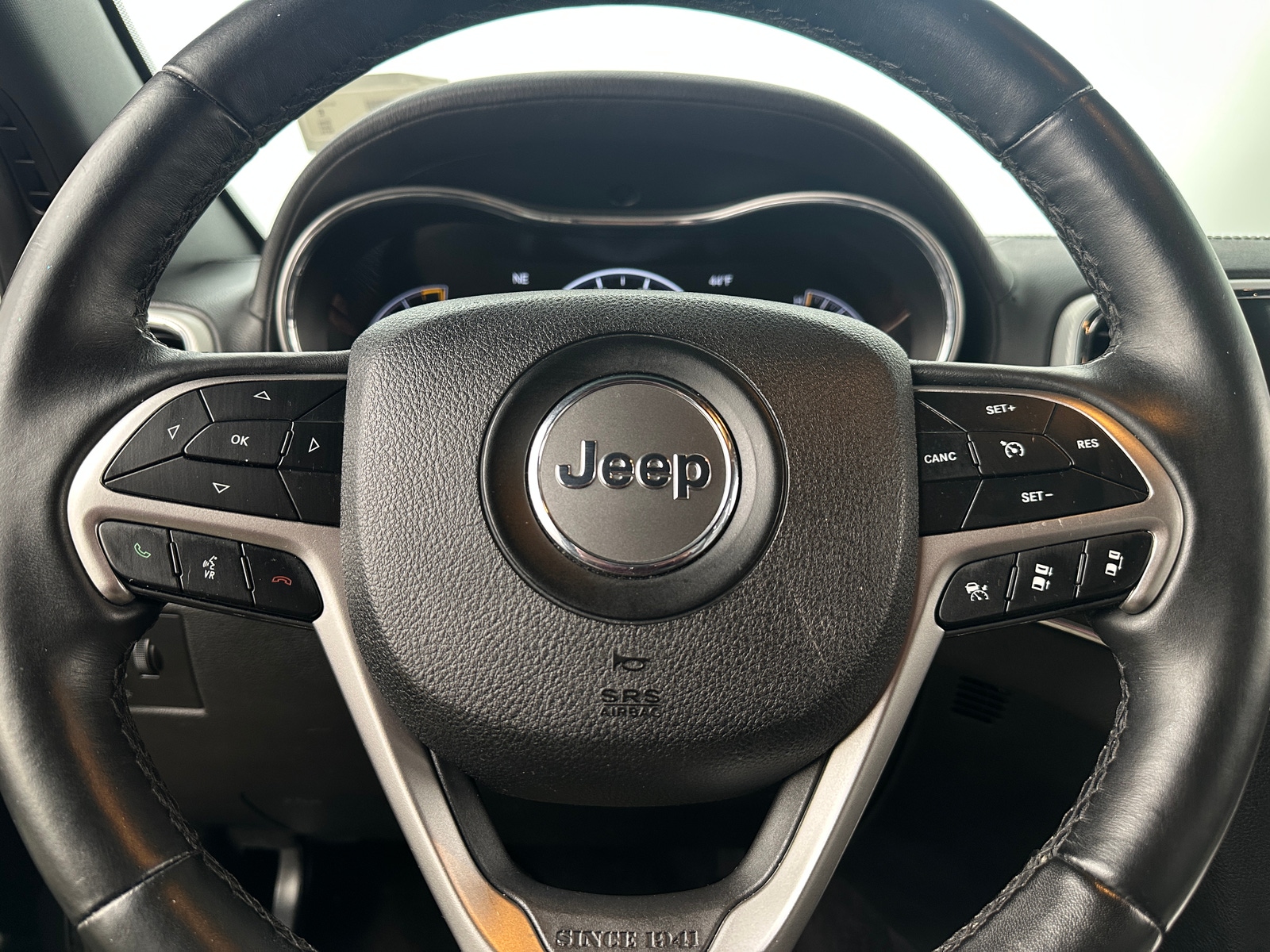 Thumbnail: 2018 Jeep Grand Cherokee - 4