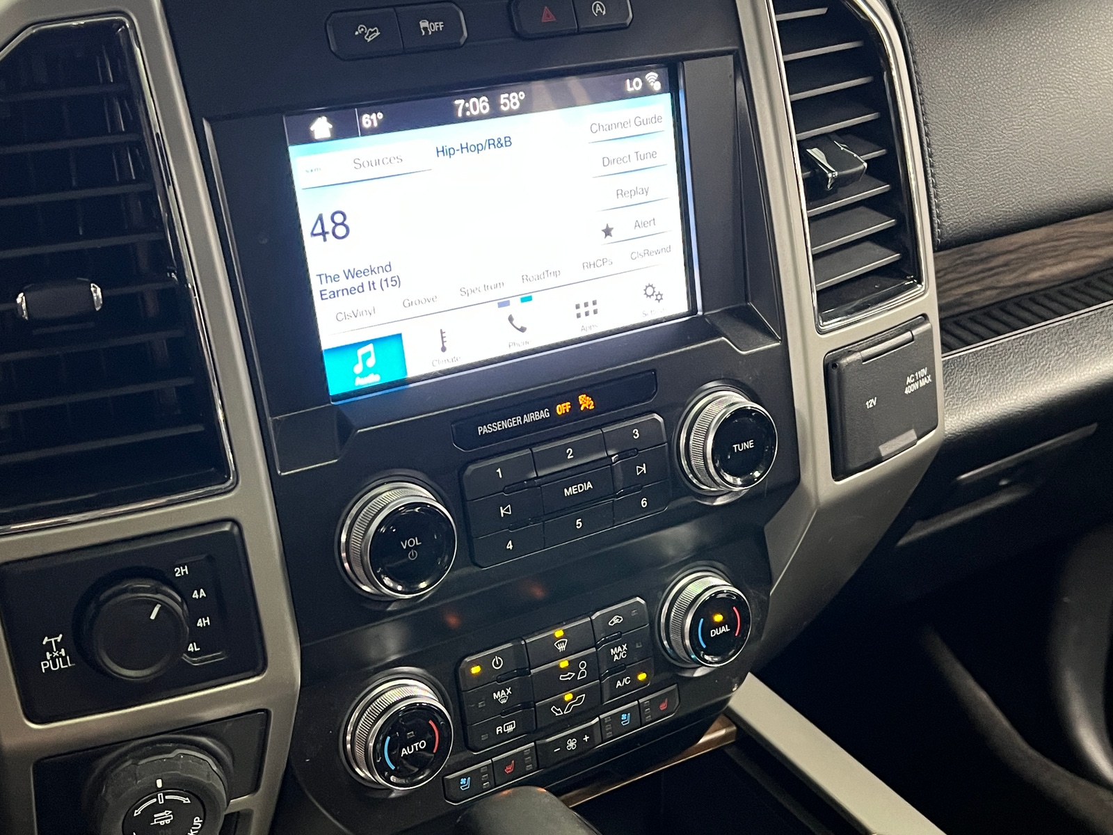 Thumbnail: 2019 Ford Econoline - 3