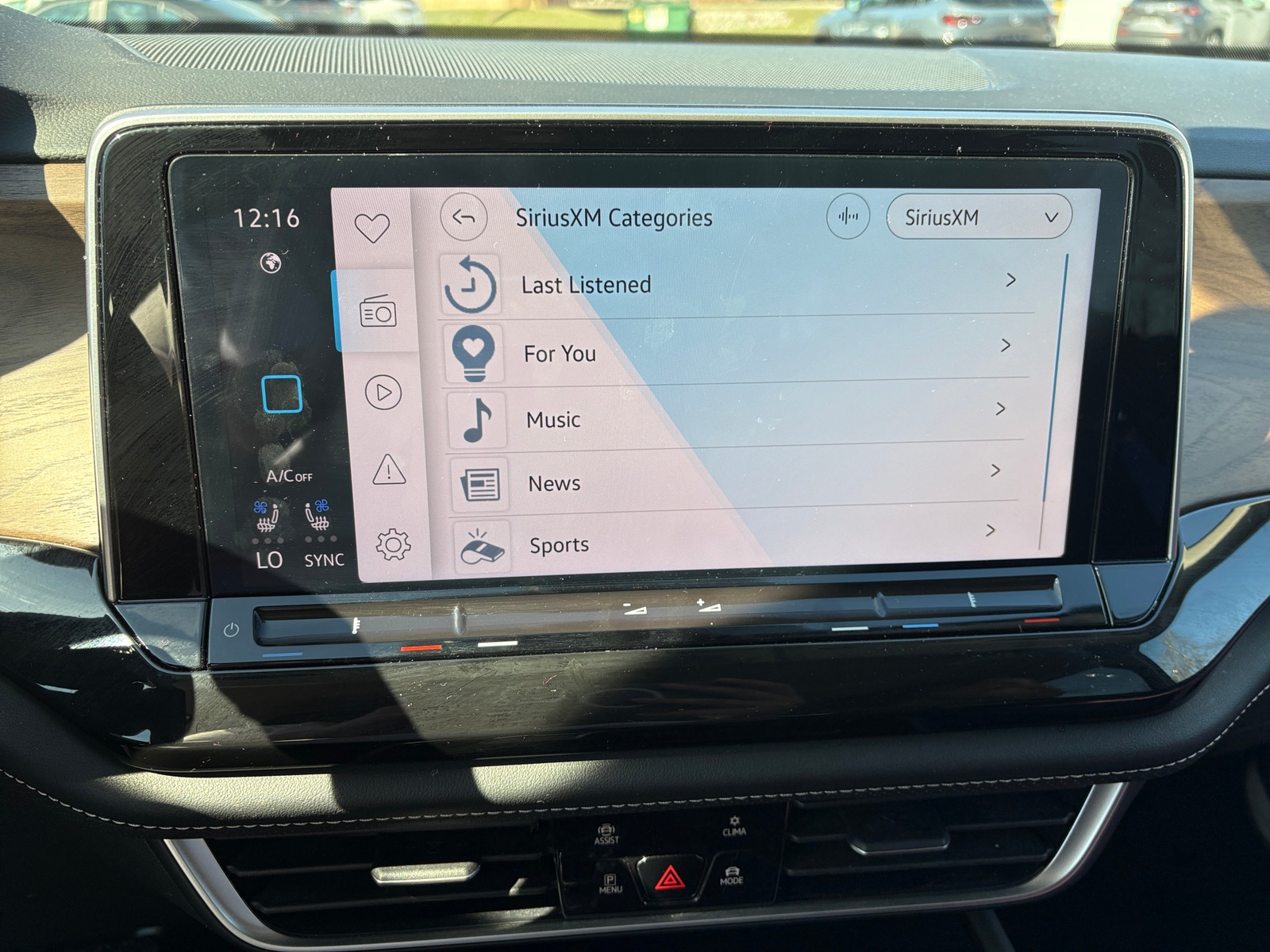 Thumbnail: 2025 Volkswagen Atlas - 4