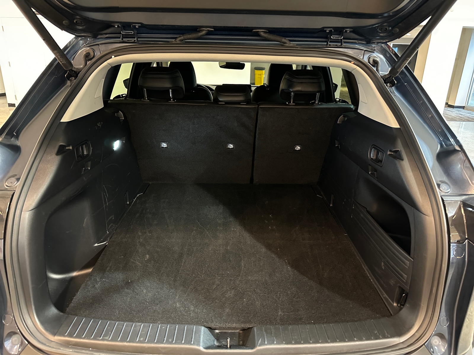 Thumbnail: 2025 Mazda CX-50 - 6