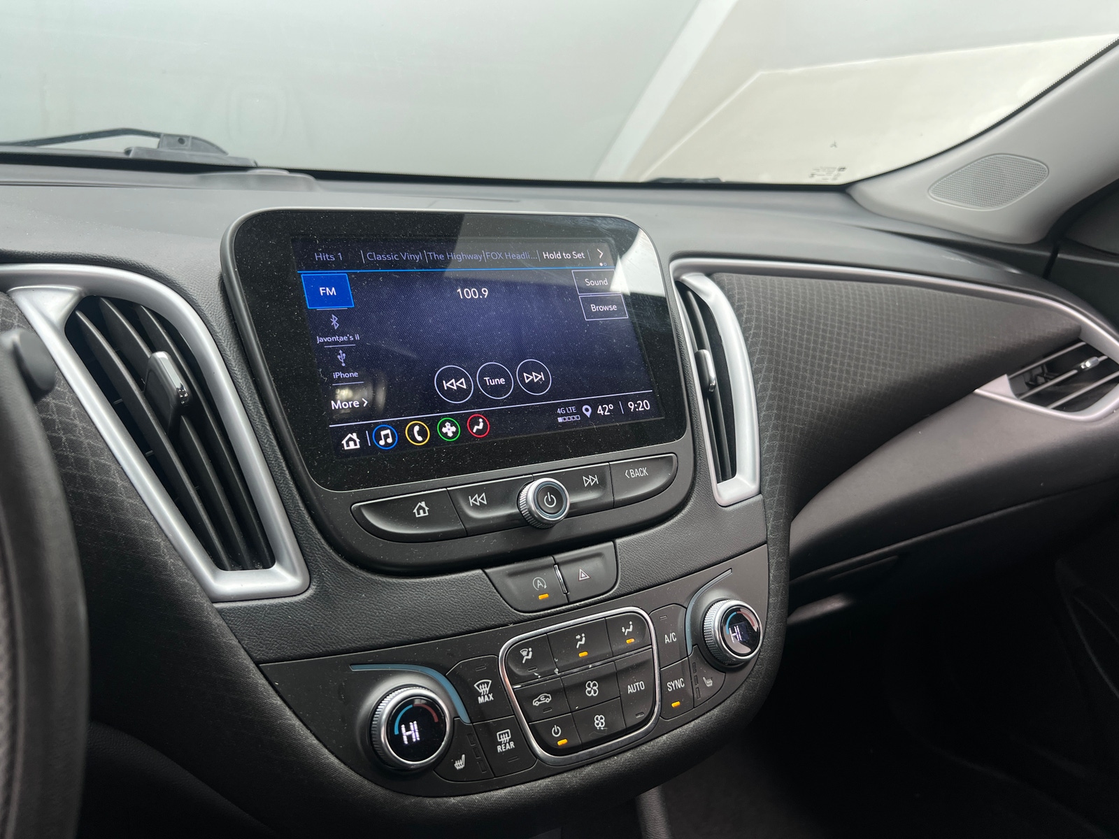 Thumbnail: 2023 Chevrolet Malibu - 4