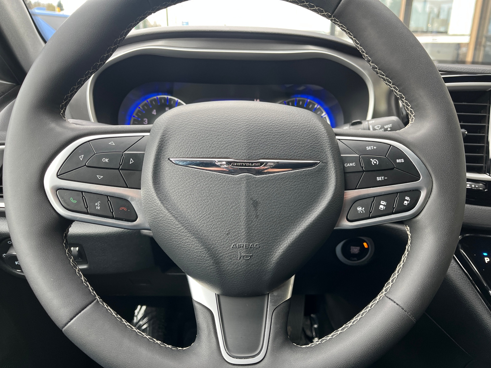 Thumbnail: 2025 Chrysler Pacifica - 4