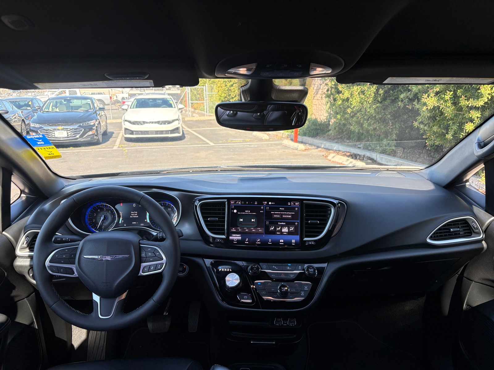 Thumbnail: 2025 Chrysler Pacifica - 2