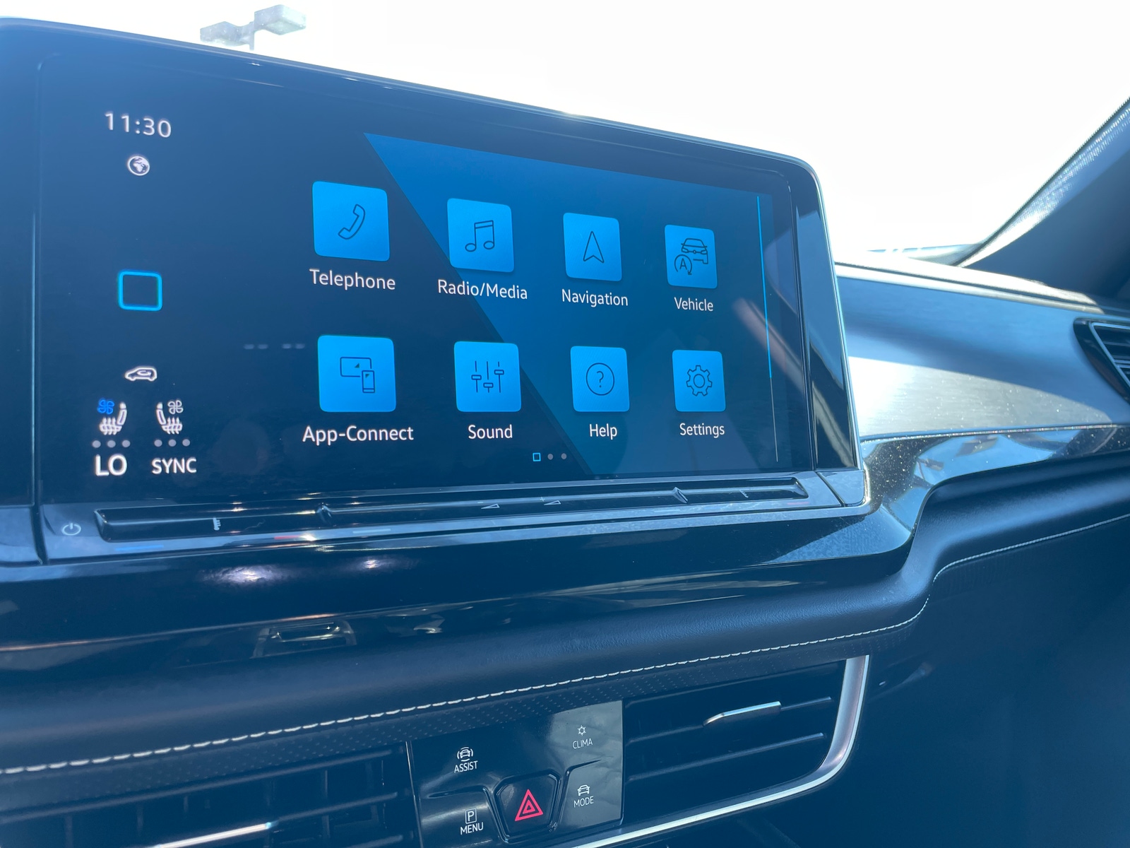 Thumbnail: 2025 Volkswagen Atlas - 3