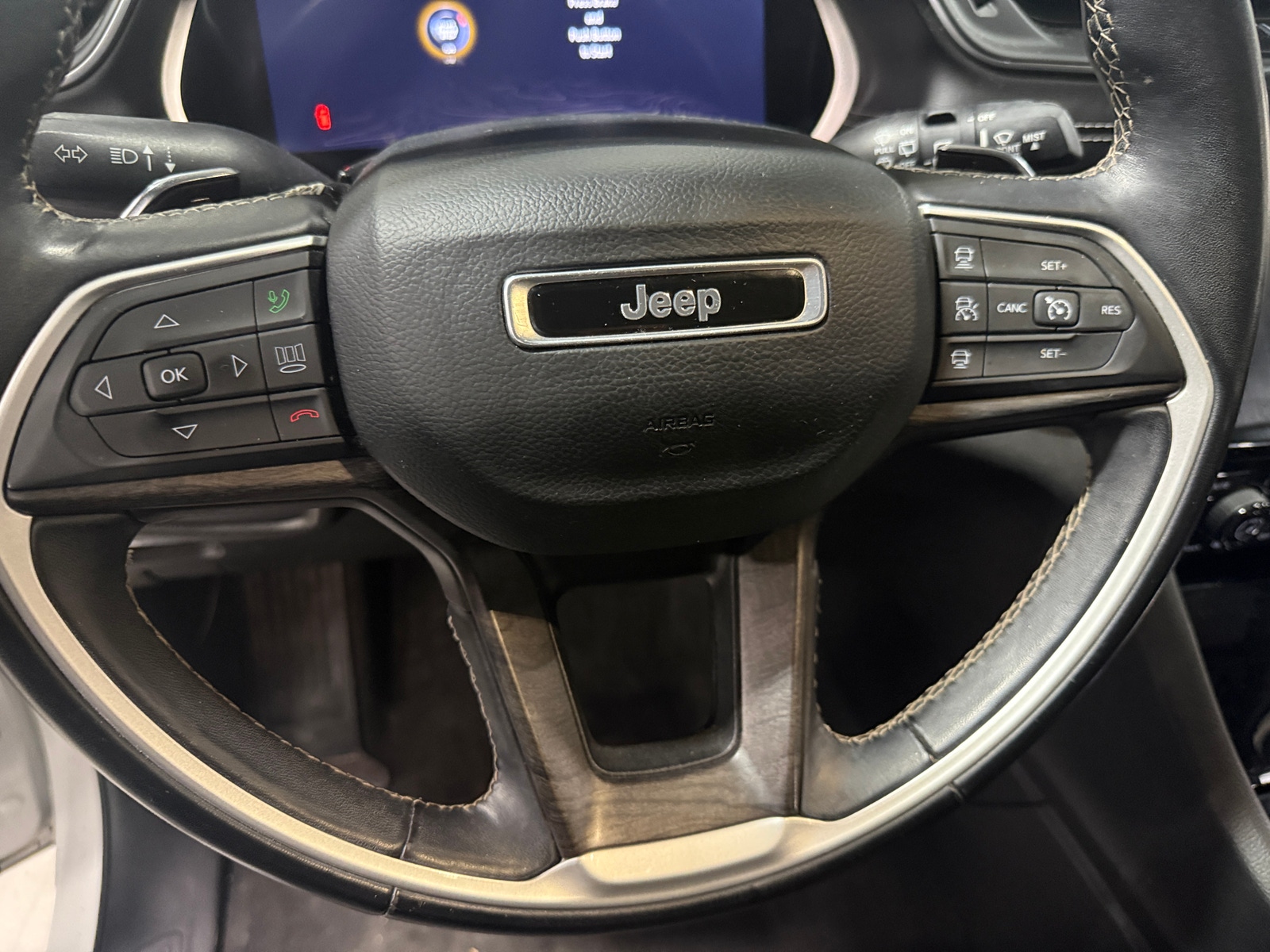 Thumbnail: 2022 Jeep Grand Cherokee L - 4