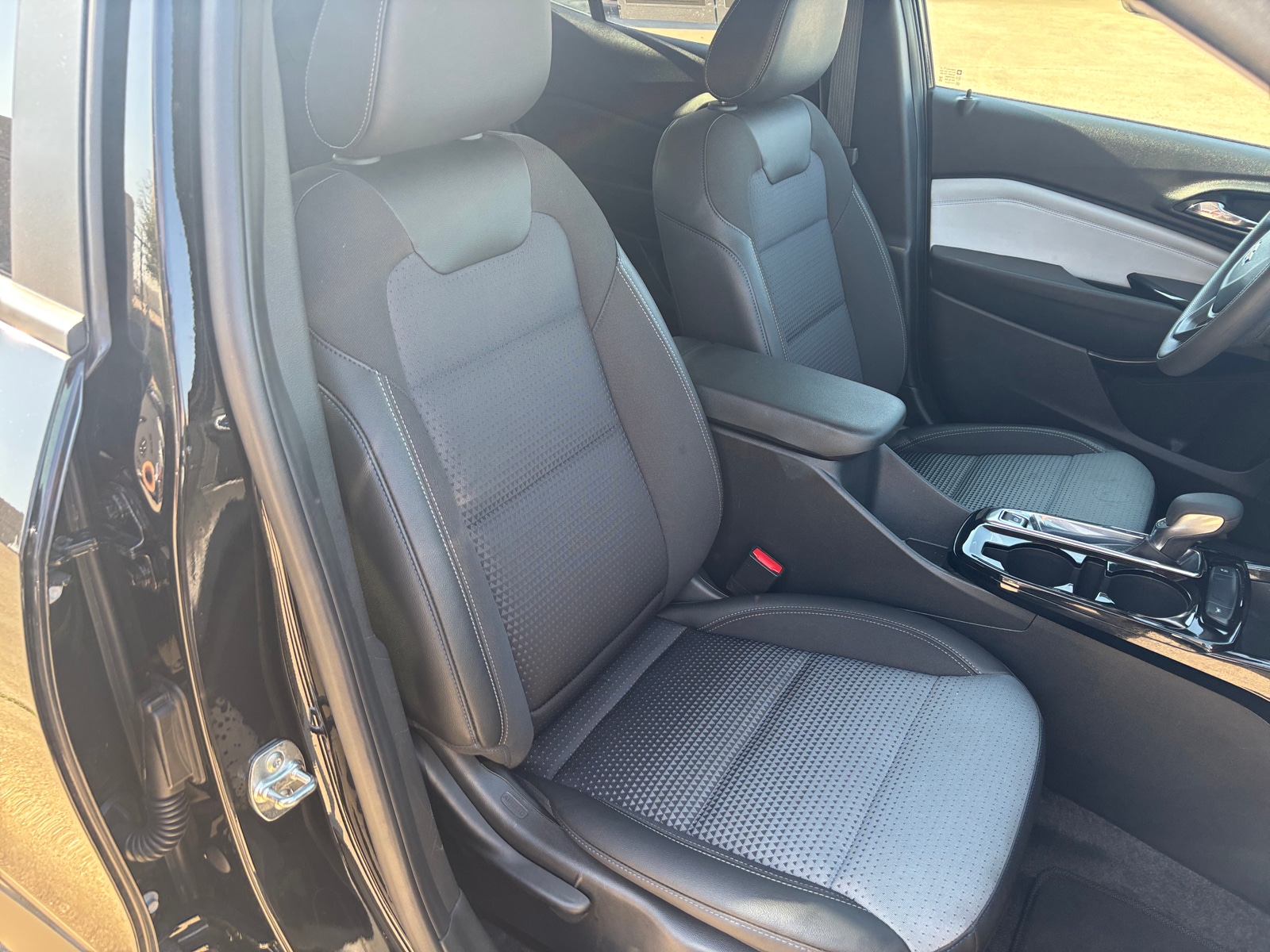 Thumbnail: 2025 Chevrolet Trax - 2