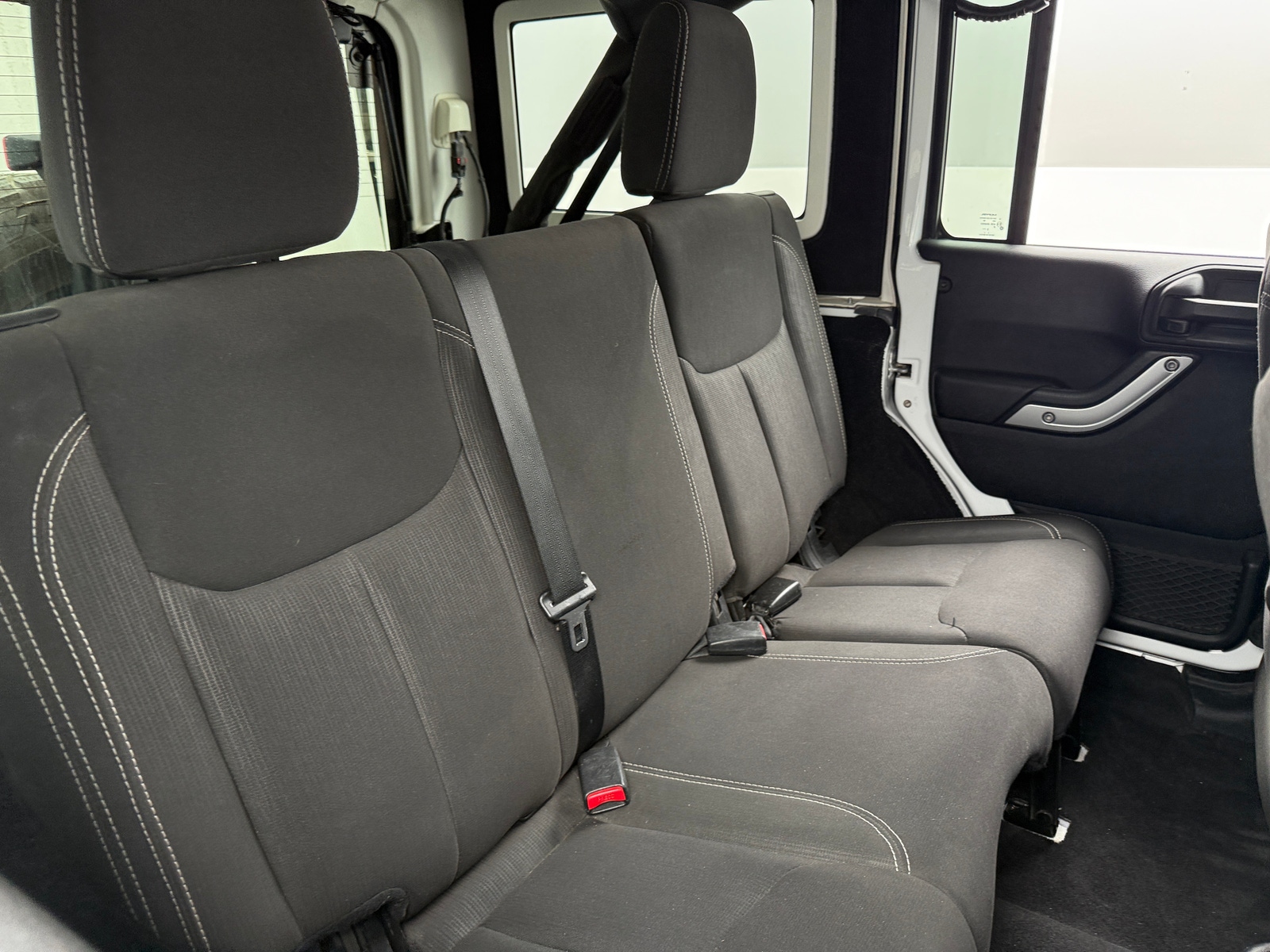 Thumbnail: 2015 Jeep Wrangler - 6