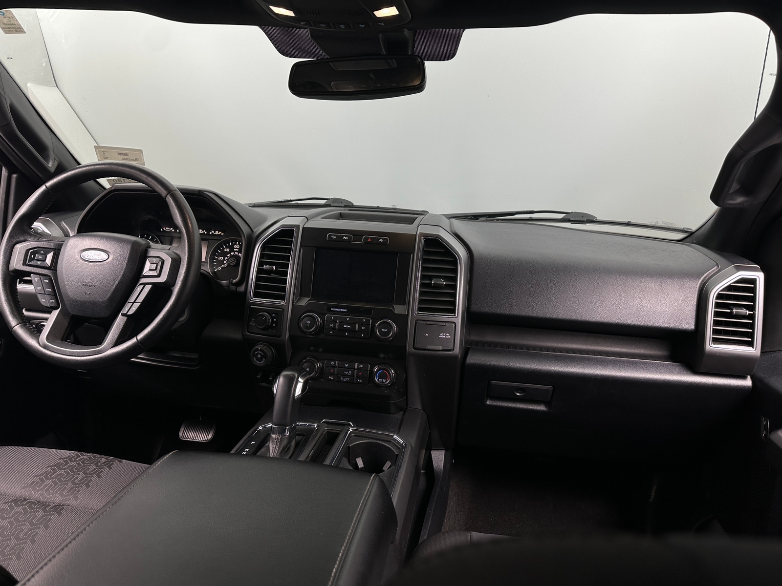 Thumbnail: 2020 Ford Econoline - 3