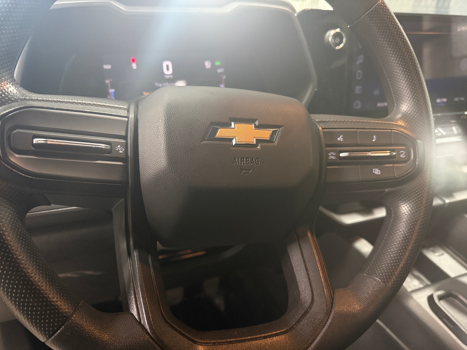 Thumbnail: 2023 Chevrolet Colorado - 5