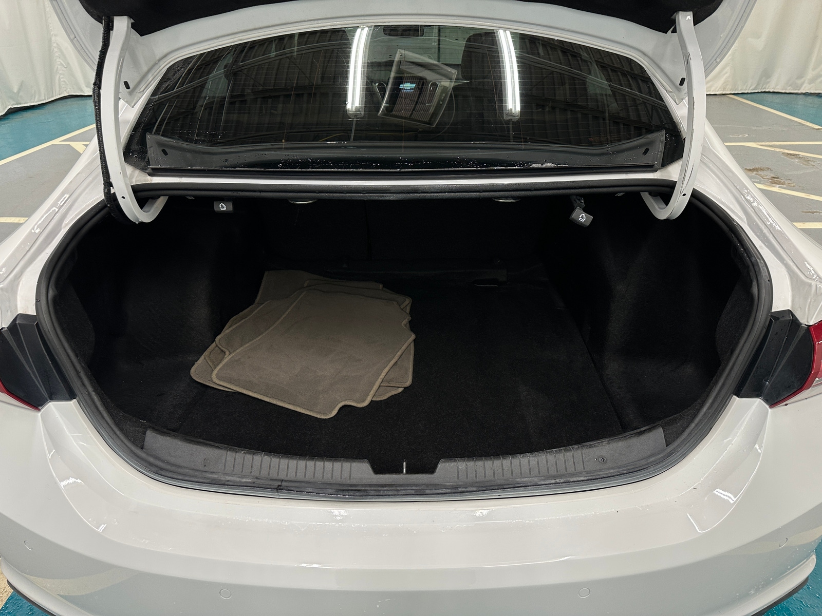 Thumbnail: 2024 Chevrolet Malibu - 6