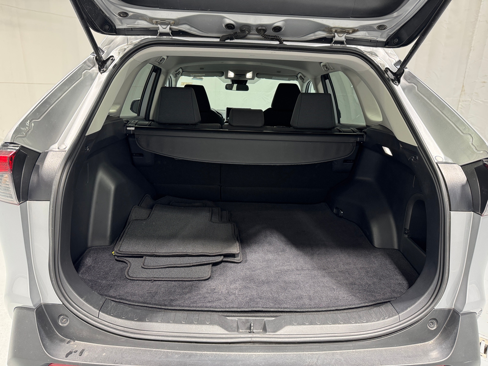 Thumbnail: 2025 Toyota RAV4 - 7