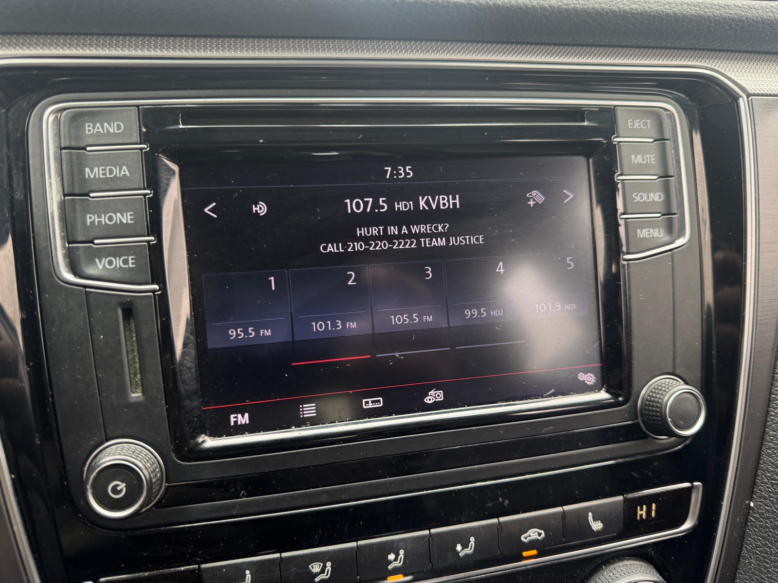 Thumbnail: 2017 Volkswagen Passat - 3