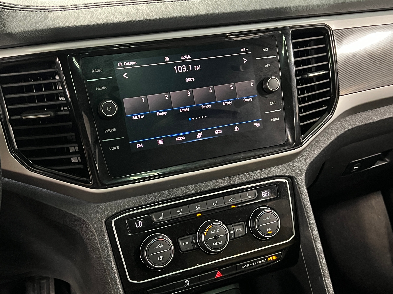 Thumbnail: 2023 Volkswagen Atlas - 3